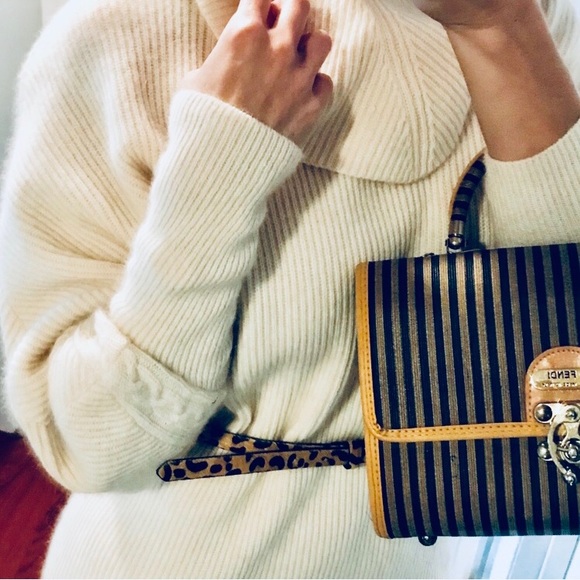 {{Sold}}Vintage Lambswool & Angora sweater dress - Picture 5 of 8